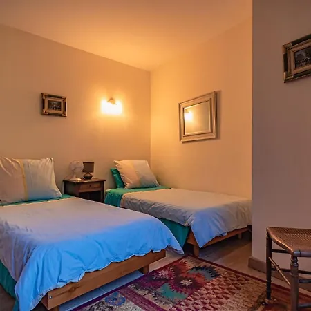 Sundrenched Relais De Poste In Apartamento