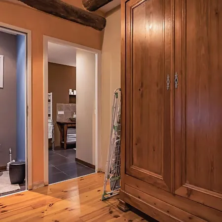 Sundrenched Relais De Poste In Apartamento