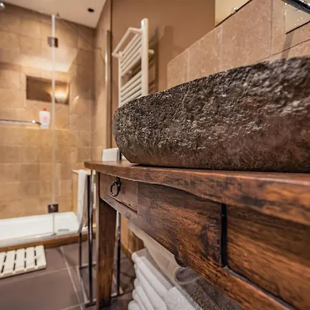 Apartamento Sundrenched Relais De Poste In *