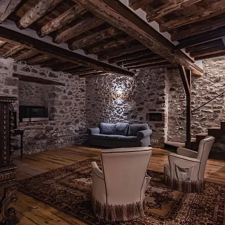 Sundrenched Relais De Poste In Apartamento Serdinya