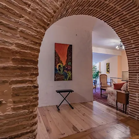 Sundrenched Relais De Poste In Serdinya