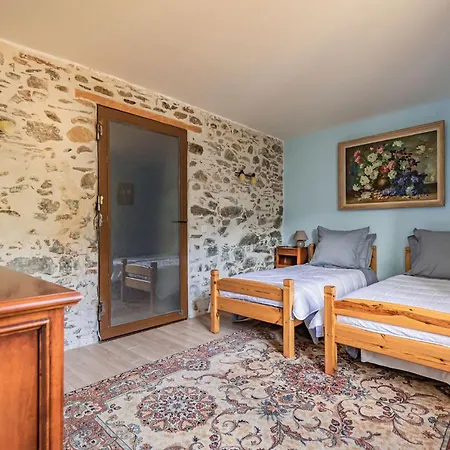 Apartamento Sundrenched Relais De Poste In *