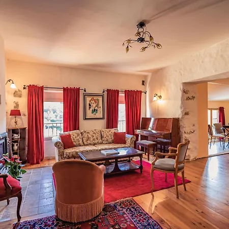 Sundrenched Relais De Poste In *