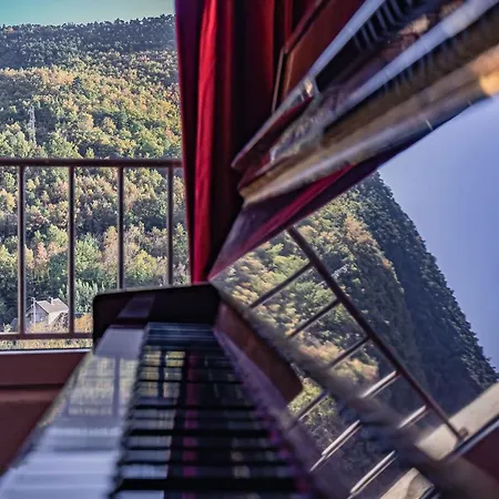 Sundrenched Relais De Poste In