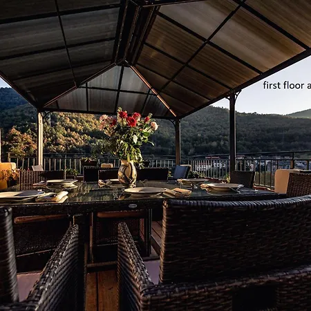 Sundrenched Relais De Poste In