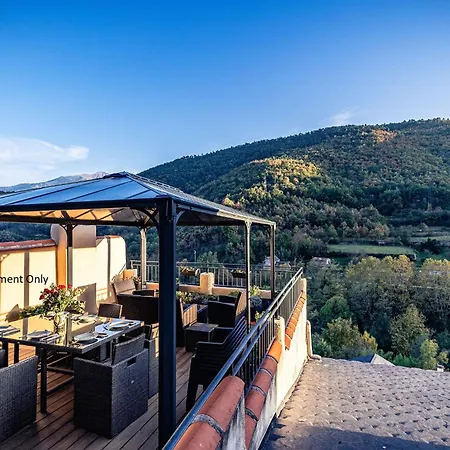 Sundrenched Relais De Poste In Apartamento