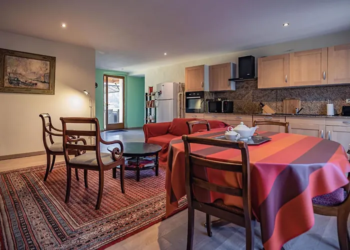 Sundrenched Relais De Poste In Apartament *