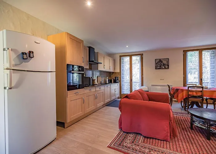 Sundrenched Relais De Poste In