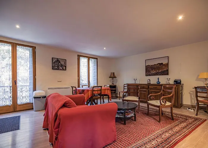 Apartament Sundrenched Relais De Poste In *