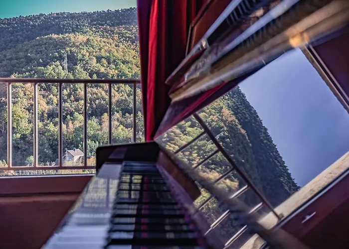 Sundrenched Relais De Poste In